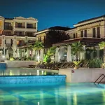 Apartment Art At Live Resort: Poolside Terrace Retreat *