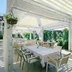 Art At Live Resort: Poolside Terrace Retreat Apartment Sozopol