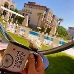 Art At Live Resort: Poolside Terrace Retreat Sozopol