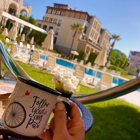 Art 'kyu Ivan' - Terrace And Patio Just Infront Ot The Pool - Greenlive ソゾポル