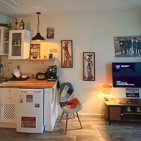 Art At Live Resort: Poolside Terrace Retreat Apartment Sozopol