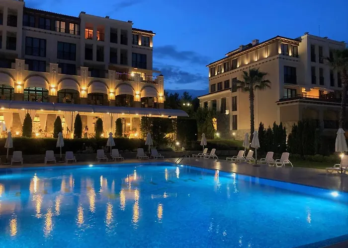 Apartment Art At Live Resort: Poolside Terrace Retreat