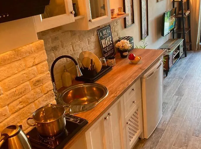 Apartment Art At Live Resort: Poolside Terrace Retreat Sozopol