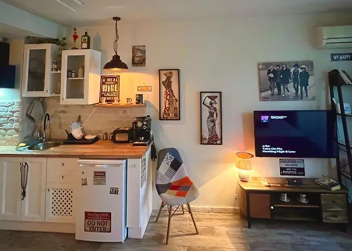 Art At Live Resort: Poolside Terrace Retreat Apartment Sozopol